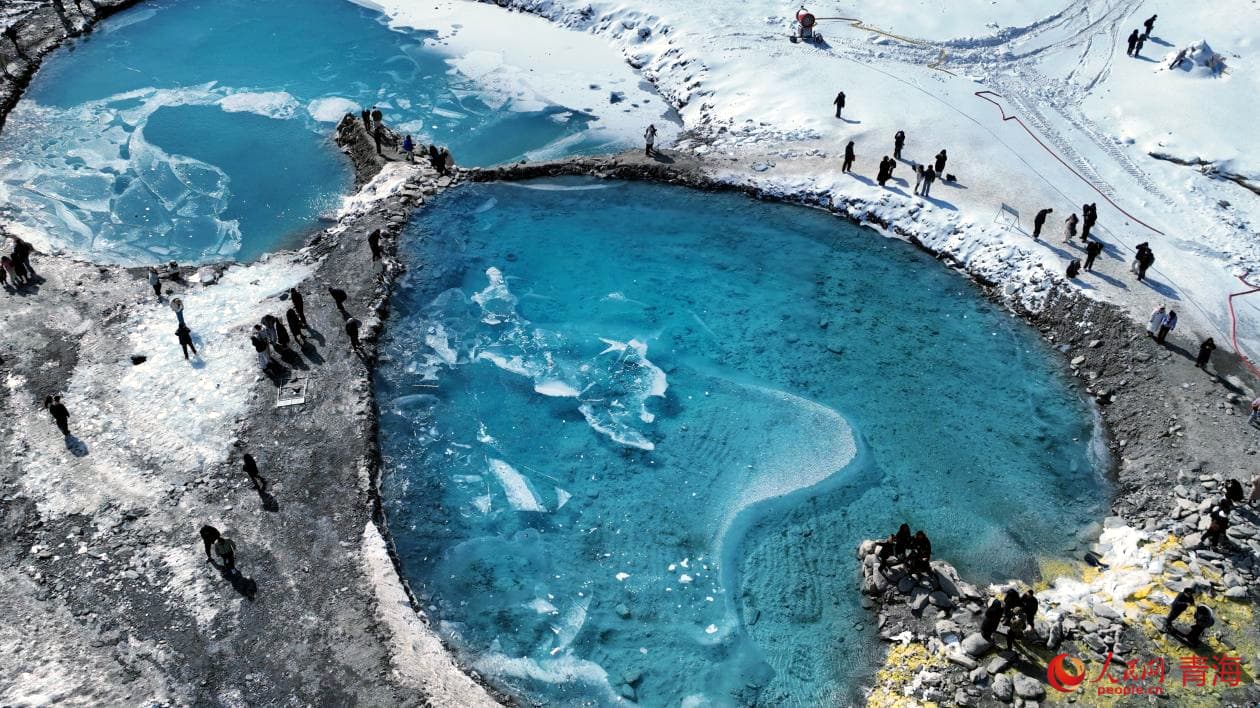 崗什卡雪峰連心湖。人民網(wǎng) 況玉攝