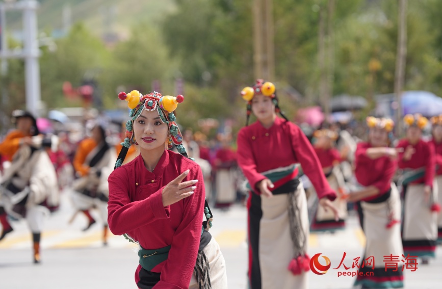 方隊(duì)表演現(xiàn)場(chǎng)。人民網(wǎng)記者 甘海瓊攝