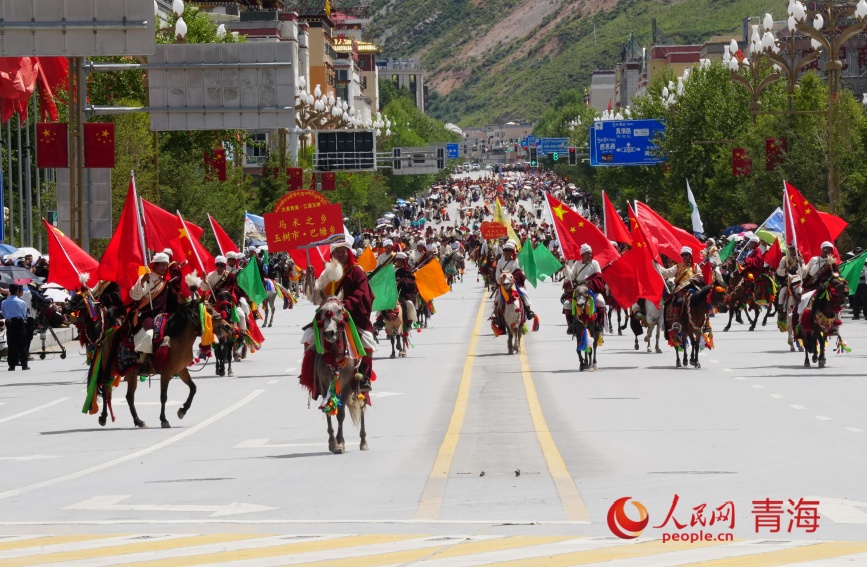 巡演現(xiàn)場(chǎng)馬術(shù)方隊(duì)。人民網(wǎng)記者 甘海瓊攝