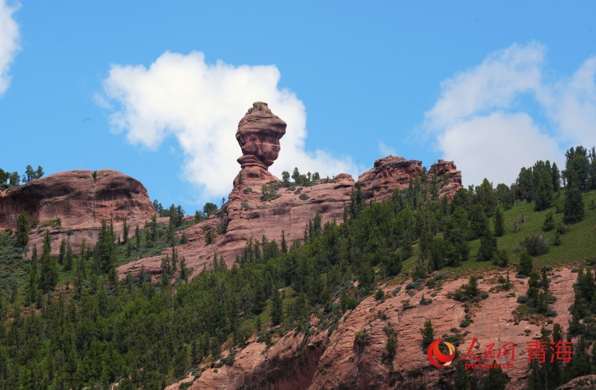 昂賽大峽谷丹霞地貌。人民網(wǎng)記者 甘海瓊攝