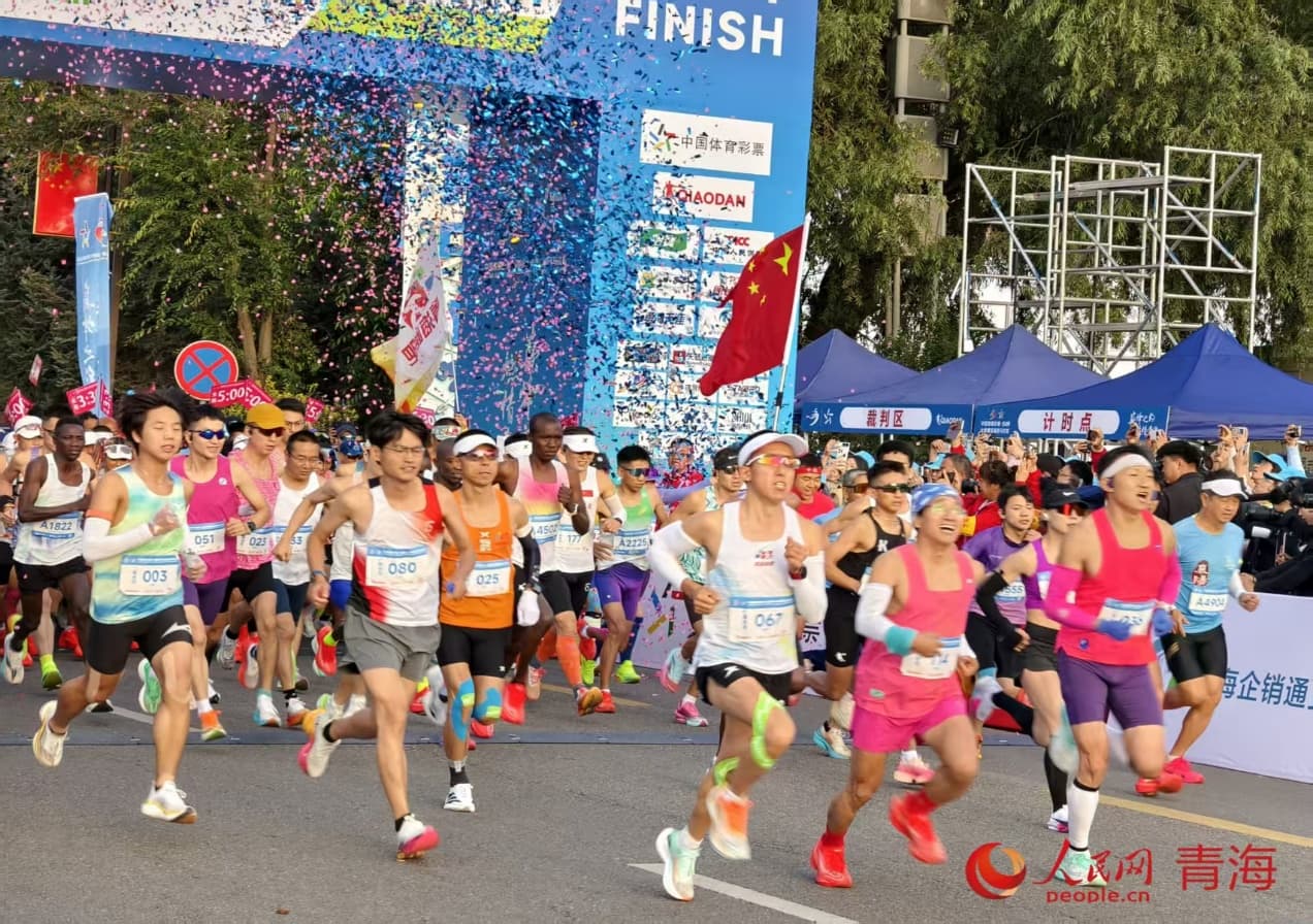 鳴槍開賽。 實習生 孟啟昇攝