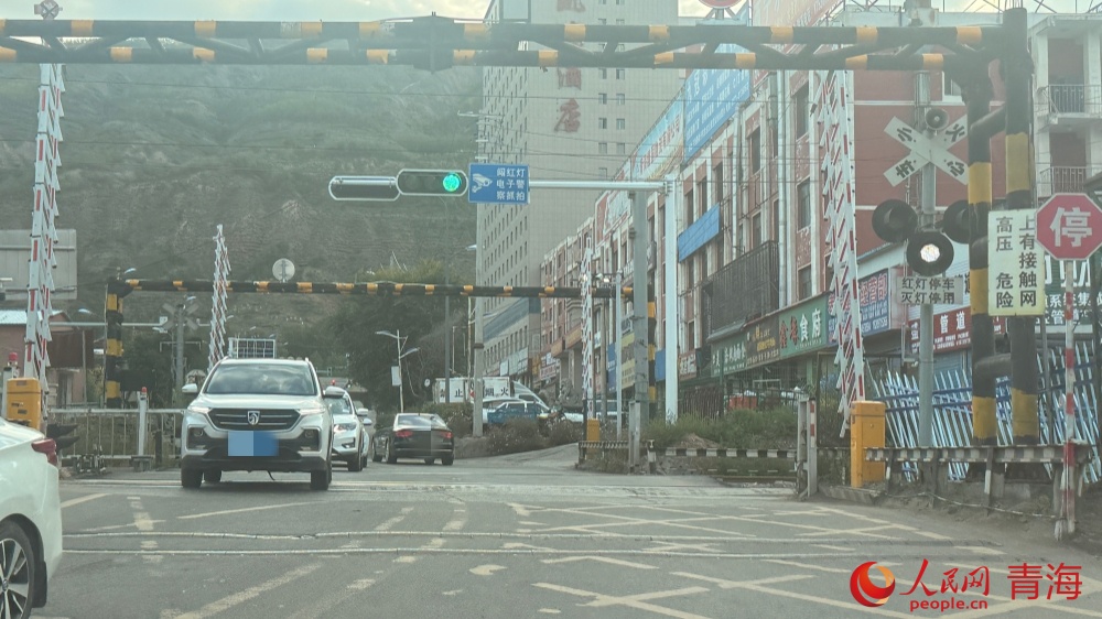 2025年9月，修整后道路通暢。人民網 況玉攝