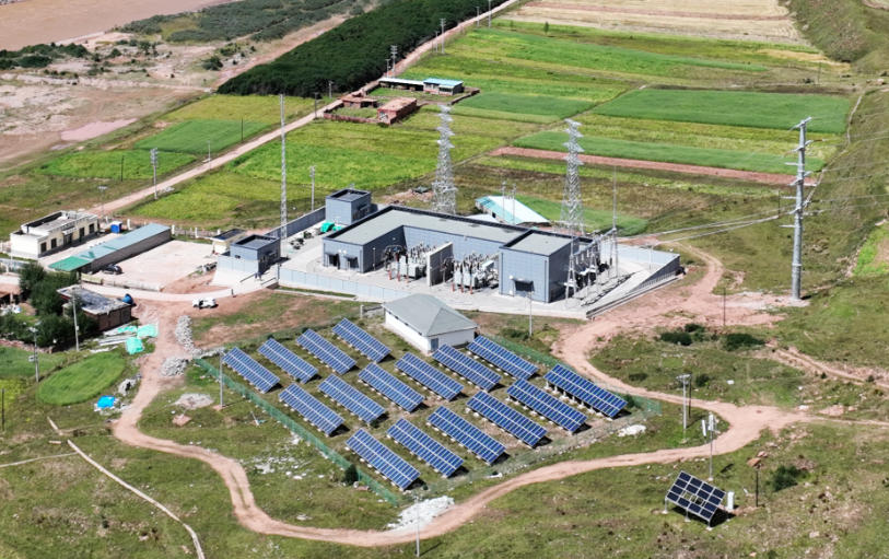 110千伏吉尼賽變電站全景。張雪攝