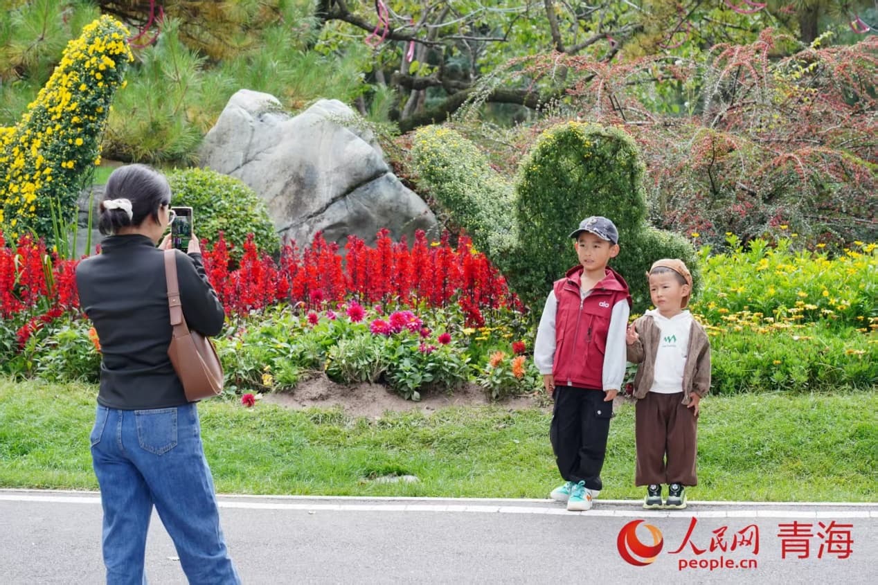 定格幸福：母愛如秋陽般溫暖。實(shí)習(xí)生 孟啟昇攝