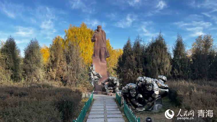 將軍樓公園紀念雕像。實習(xí)生 馬司宇攝