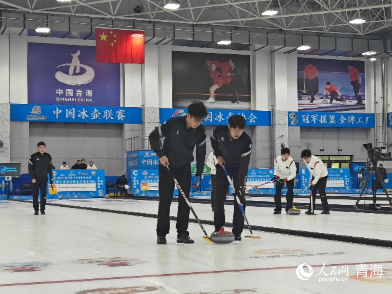 比賽進(jìn)行中。實(shí)習(xí)生李英杰攝