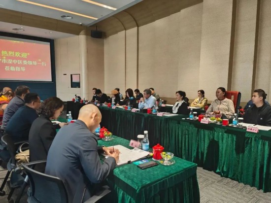 開展座談交流。湟中區(qū)融媒體中心供圖