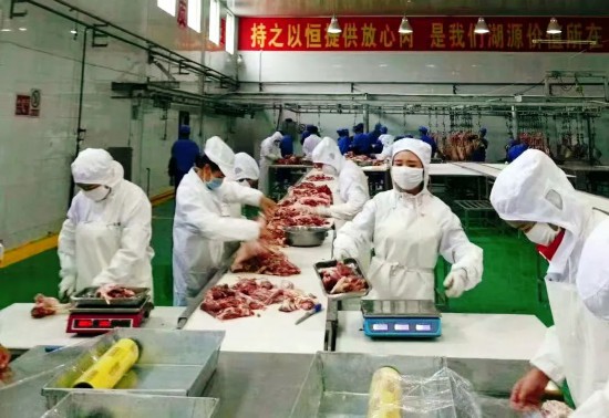 企業(yè)生產(chǎn)。國家稅務(wù)總局海西州稅務(wù)局供圖